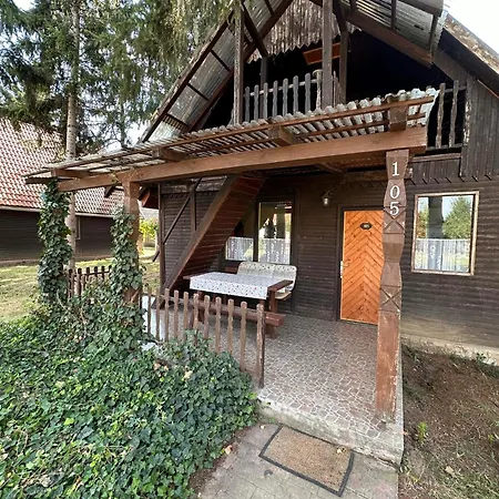 2 Haloszobas Vendeghaz Holiday home *