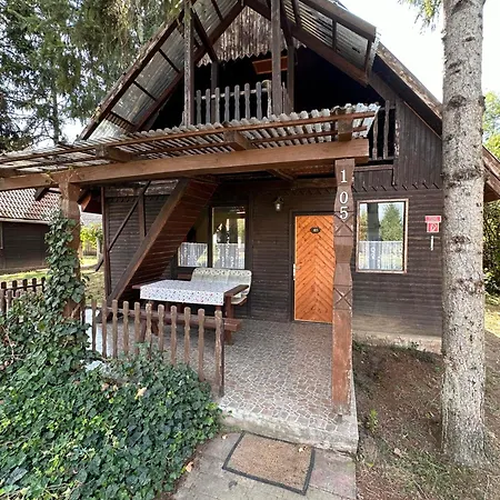 2 Haloszobas Vendeghaz Holiday home Balatonboglar